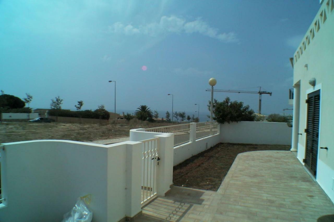 Esti Chamaco - Lagos Exterior foto